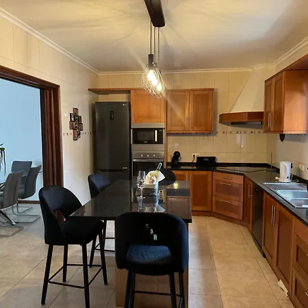 Populo Villa, Walk To Beach, Air Conditioning And Heating, Near Ponta Delgada Livramento