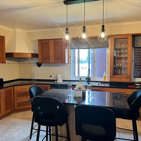 Populo Villa, Walk To Beach, Air Conditioning And Heating, Near Ponta Delgada Villa