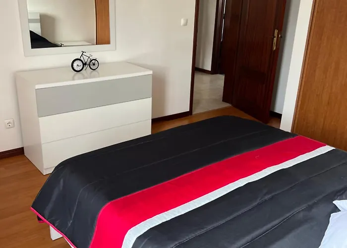 Populo Villa, Walk To Beach, Air Conditioning And Heating, Near Ponta Delgada Villa Livramento