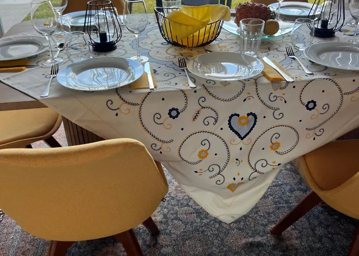 Populo Villa, Walk To Beach, Air Conditioning And Heating, Near Ponta Delgada Villa