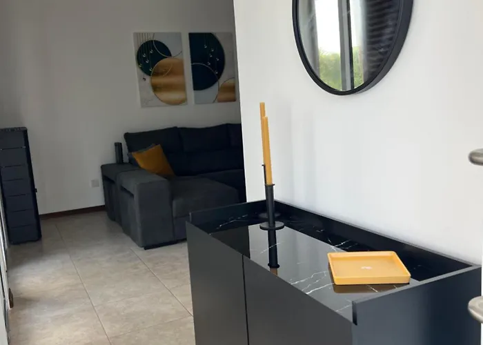 Populo Villa, Walk To Beach, Air Conditioning And Heating, Near Ponta Delgada Villa *