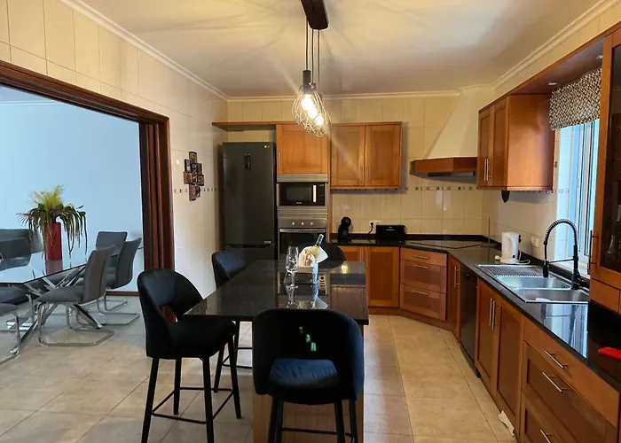 Populo Villa, Walk To Beach, Air Conditioning And Heating, Near Ponta Delgada Livramento