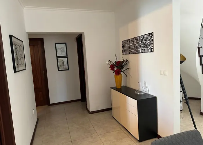 Populo Villa, Walk To Beach, Air Conditioning And Heating, Near Ponta Delgada Villa *