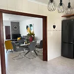 Villa Populo Villa, Walk To Beach, Air Conditioning And Heating, Near Ponta Delgada Livramento