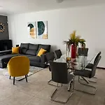 Populo Villa, Walk To Beach, Air Conditioning And Heating, Near Ponta Delgada *
