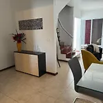 Populo Villa, Walk To Beach, Air Conditioning And Heating, Near Ponta Delgada Вилла
