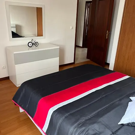 Populo Villa, Walk To Beach, Air Conditioning And Heating, Near Ponta Delgada Villa Livramento
