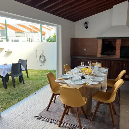 Villa Populo Villa, Walk To Beach, Air Conditioning And Heating, Near Ponta Delgada